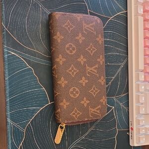 Louis Vuitton "Zippy" Brown Monogram Zip Wallet
